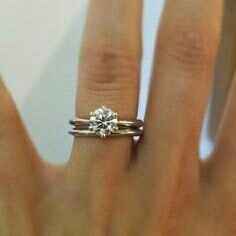 Wedding band that goes with my solitaire e-ring?