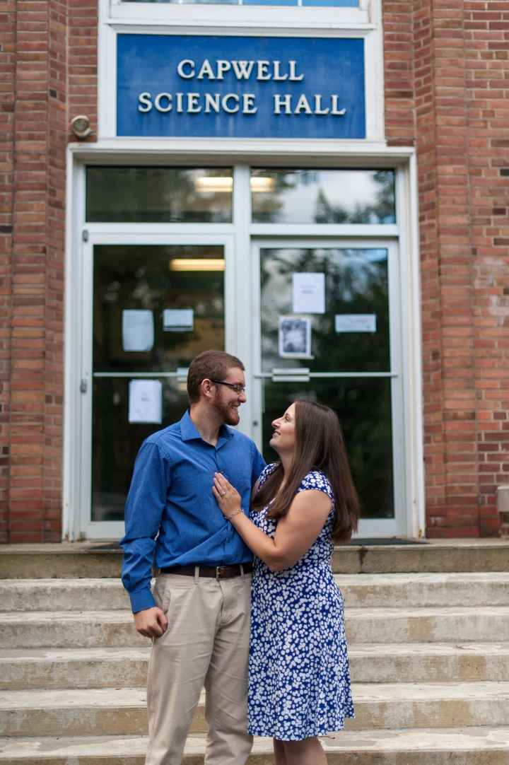 engagement photo outfits