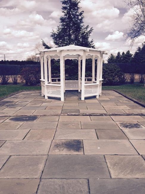 Show me your ceremony backdrops:)