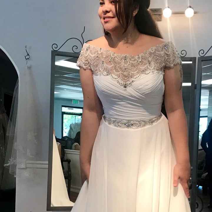 Sleeves, sleeveless, or showing off your shoulders? - 1