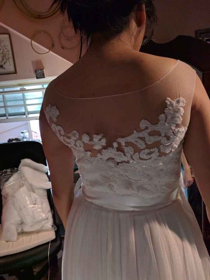 FH accidentally saw back of my dress!