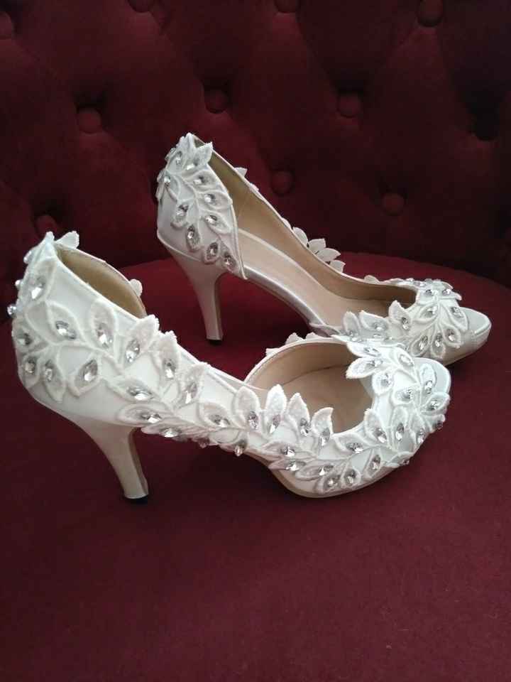 Let Me See Your SHOES!