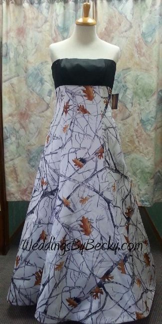 Flowers that go with white camo dress