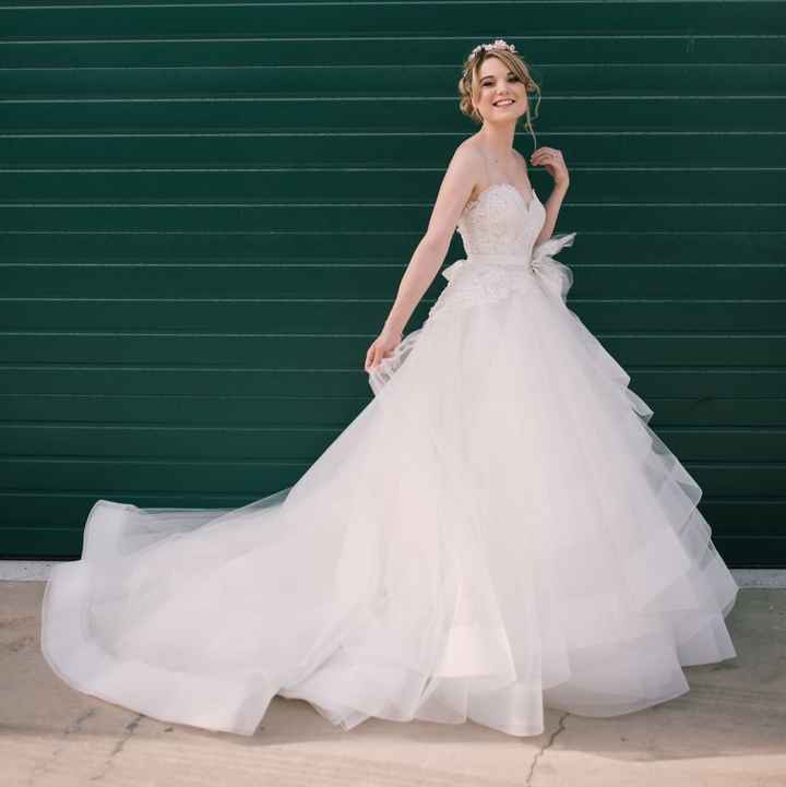 I wanna see your wedding dress!