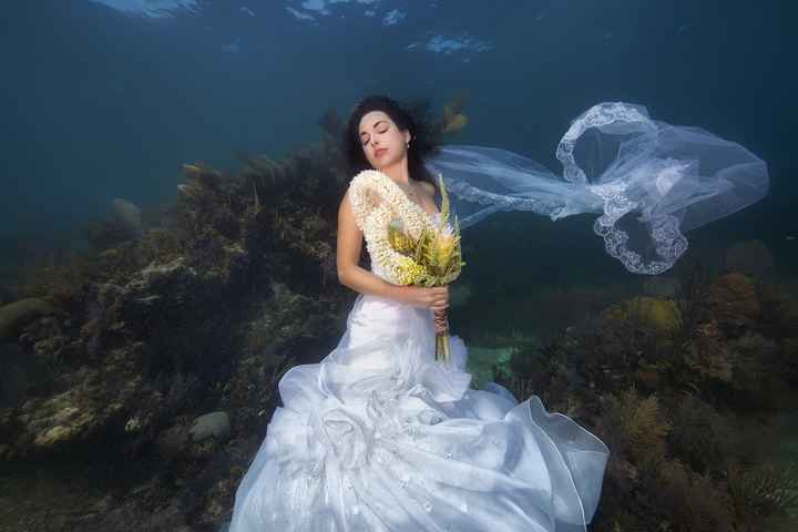 Underwater wedding