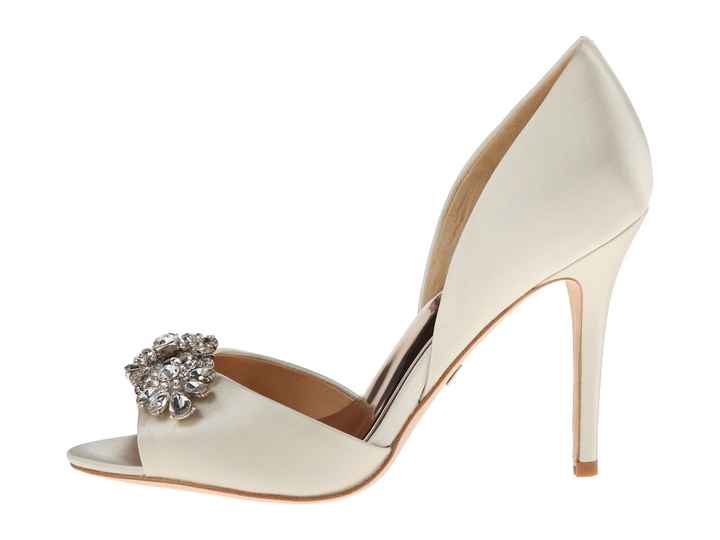 Would love to see everyone's bridal shoes?