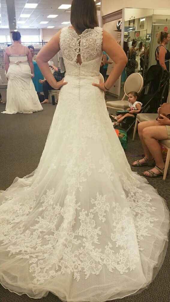 Ok ladies... Drop a pic of your BEAUTIFUL DRESSES