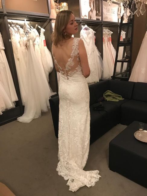 Looking for designer of this lace dress - 2