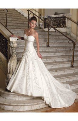 Who makes this dress?!?!?