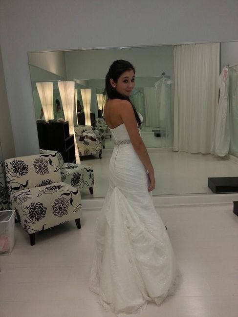 dress shopping how many people