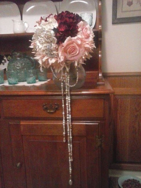 , let's see your wedding bouquet  ladies!!