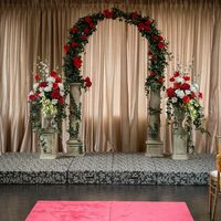 Floral ceremony arches: Which one??