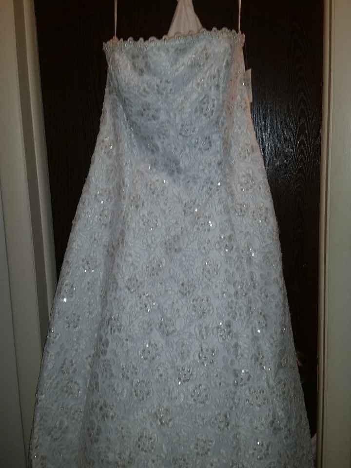Strapless, sleeveless, or sleeves? What style is your wedding dress? - 2