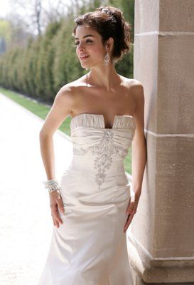 Wedding dress for sale - Never been worn - $400