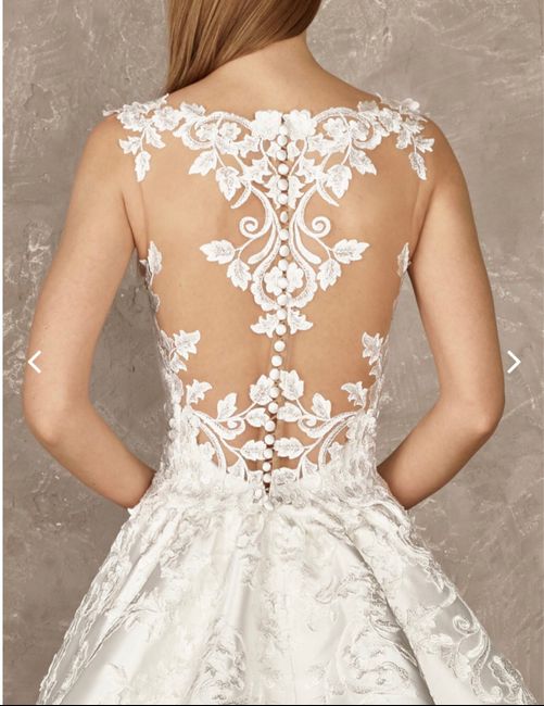 What's your favorite part of your wedding dress? 😍 5