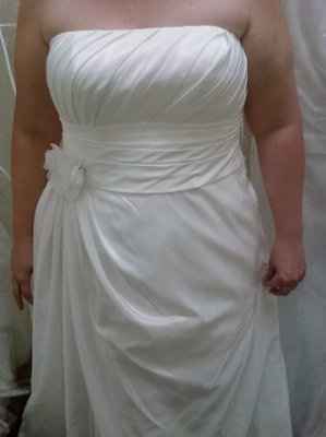 Ok ladies... Tried on Dresses! *pic heavy*