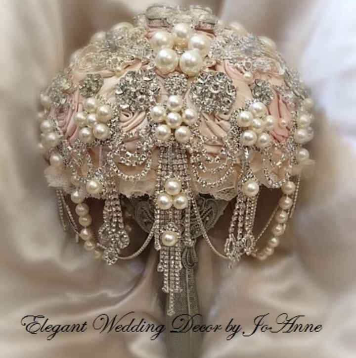 , let's see your wedding bouquet  ladies!!