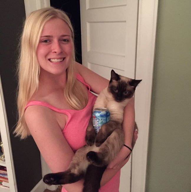 Nwr: strange cat behavior