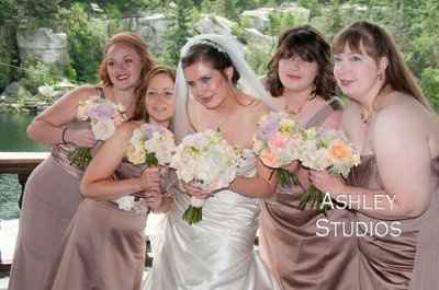 Sad Vent: bouquet & top layer of the cake destroyed