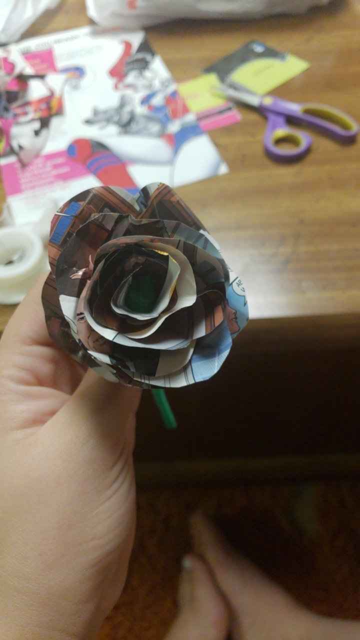 Bouquets and corsages and boutonnieres: Is anyone DIYing? - 1