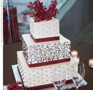 Show off your wedding cake!!