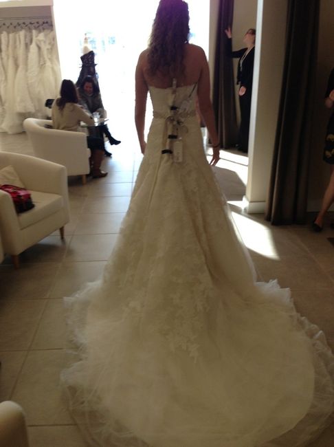 Show us your wedding dress!!!!!!