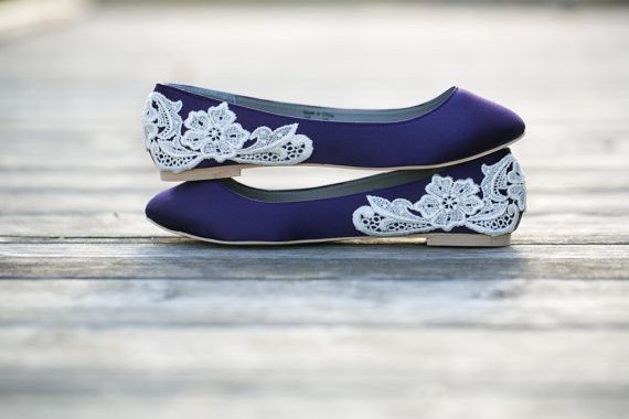 I wanna see your FLAT wedding shoes!