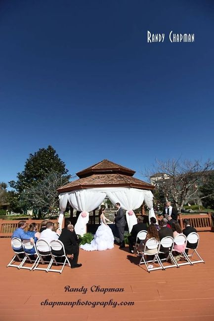Did anyone have or is having a one sided/lop sided wedding?