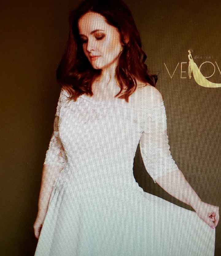 Should i add sleeves to my dress? - 1