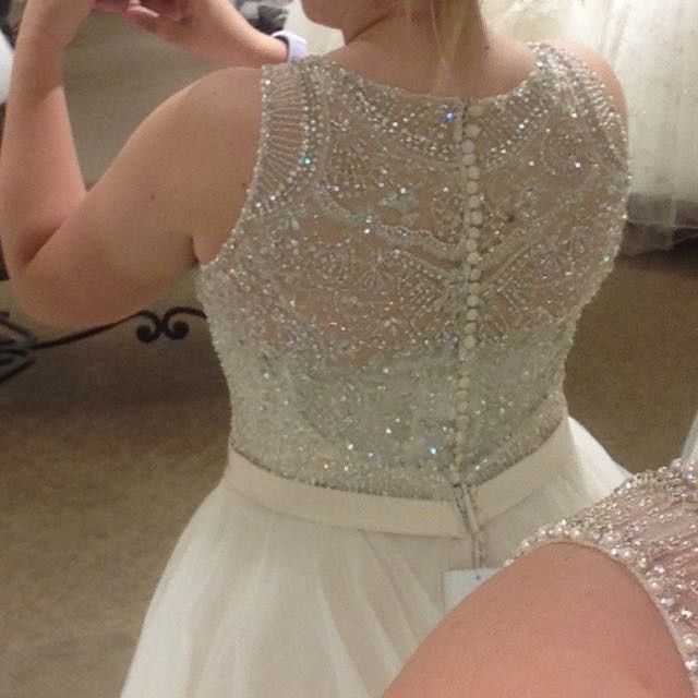 I think I hate my wedding dress