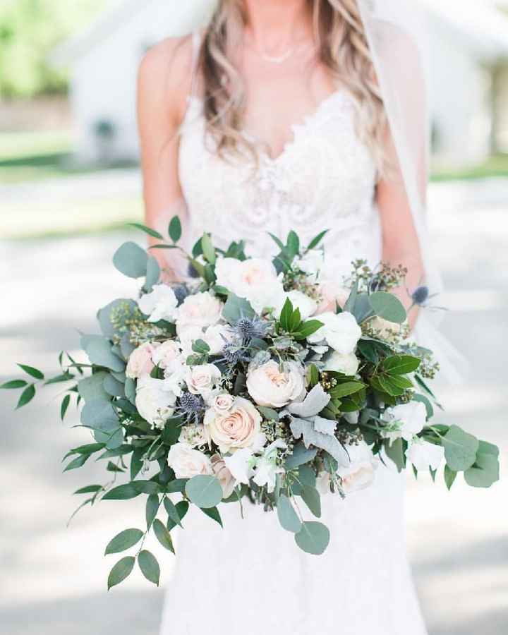 White or Colored Bouquet? - 2