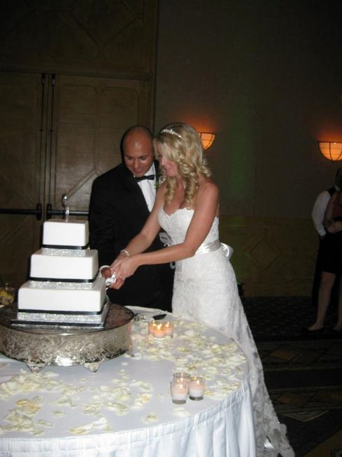 I am back as a married woman!!!  Few non-pro pics and some advice!