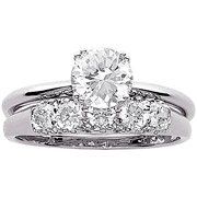 Alright ladies! Let's see those gorgeous rings...