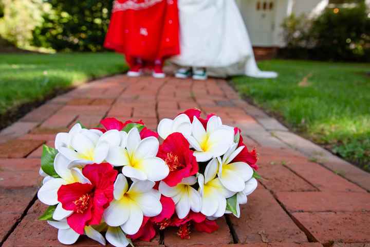 Ideas for Hawaiian Themed Wedding - 1