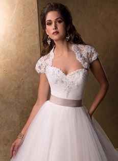 Which Dress Looks Better On Me?