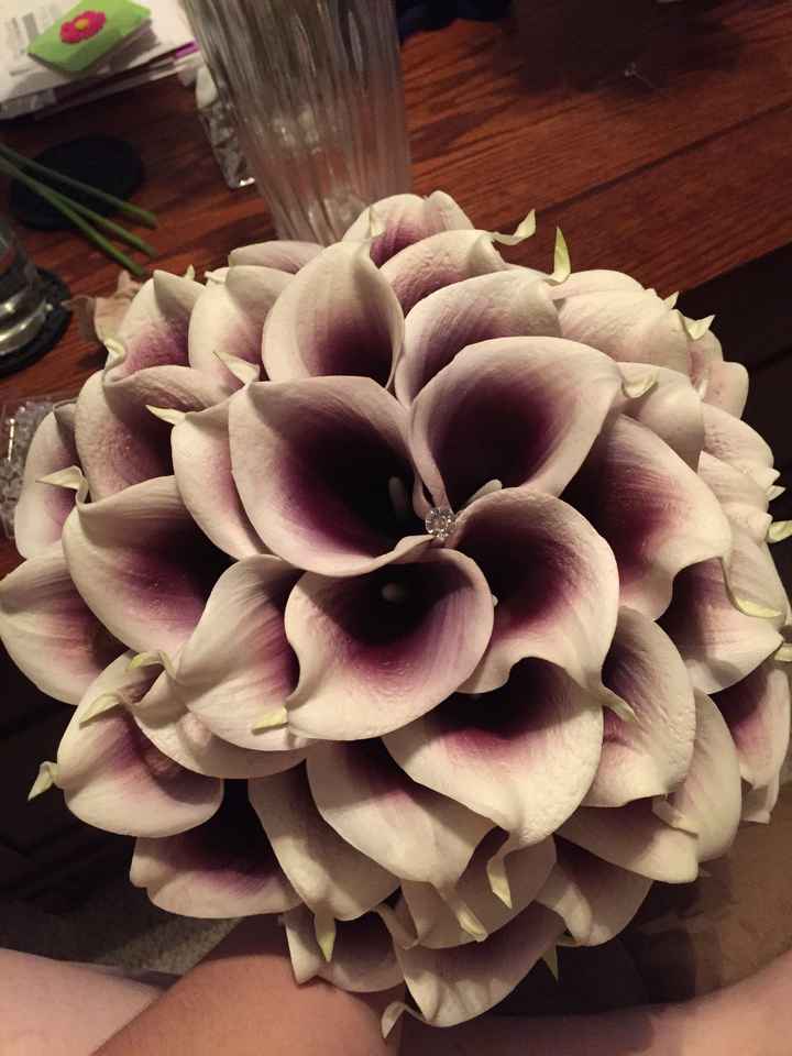 Real or fake flowers for wedding?