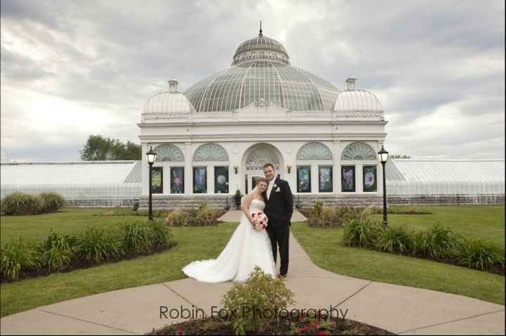 I'm married and have pictures!!!! :)