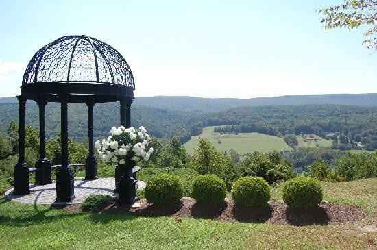 Venue with mountain views for ceremony in in NY/NJ/PA