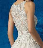 Any brides NOT wearing a cathedral veil?