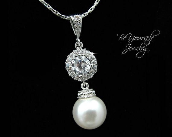 I can't decide what style of necklace to get!