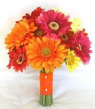 Help me decide.. Boquets or Pomanders???