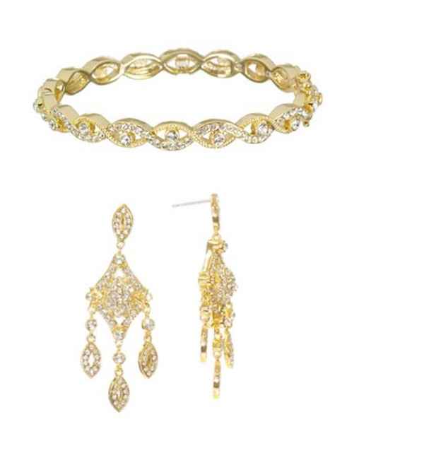 my earrings and bracelet!!! *happy dance*