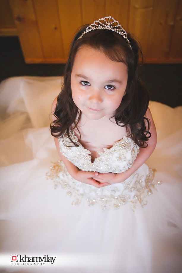May I see your wedding portraits? (For those who are already married)