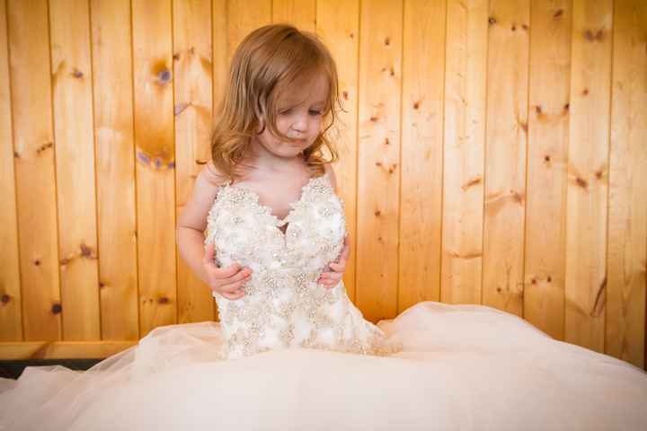 May I see your wedding portraits? (For those who are already married)