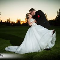 May I see your wedding portraits? (For those who are already married)