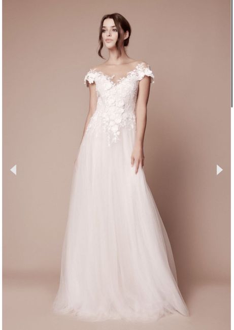 Is getting the same neckline as someone who’s getting married a month later a terrible thing? - 1