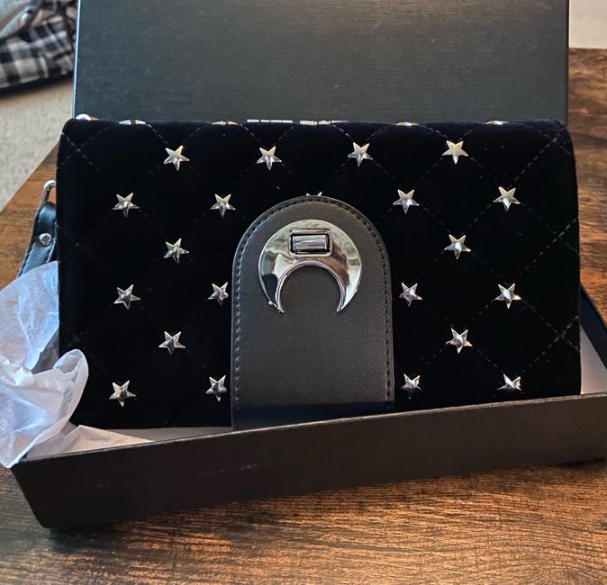 Show me your wedding day purse! 7