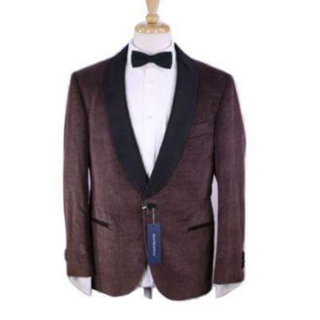 What is your groom wearing?