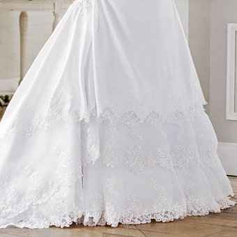 It's time for some dress porn....