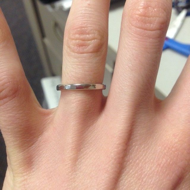 Anyone have plain platinum wedding band?